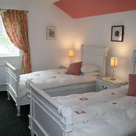 Laragh House 4*