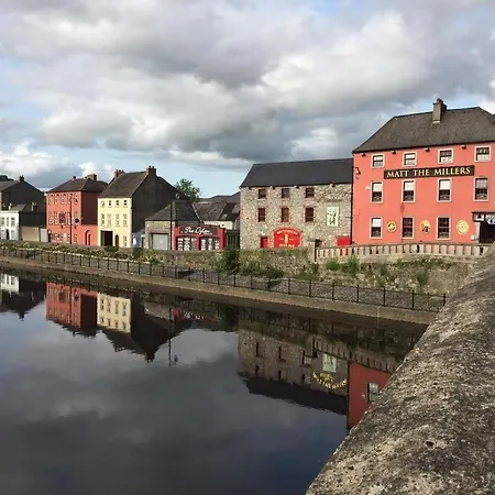 Laragh House Hotel 4*