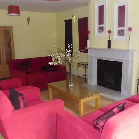 Laragh House 4*